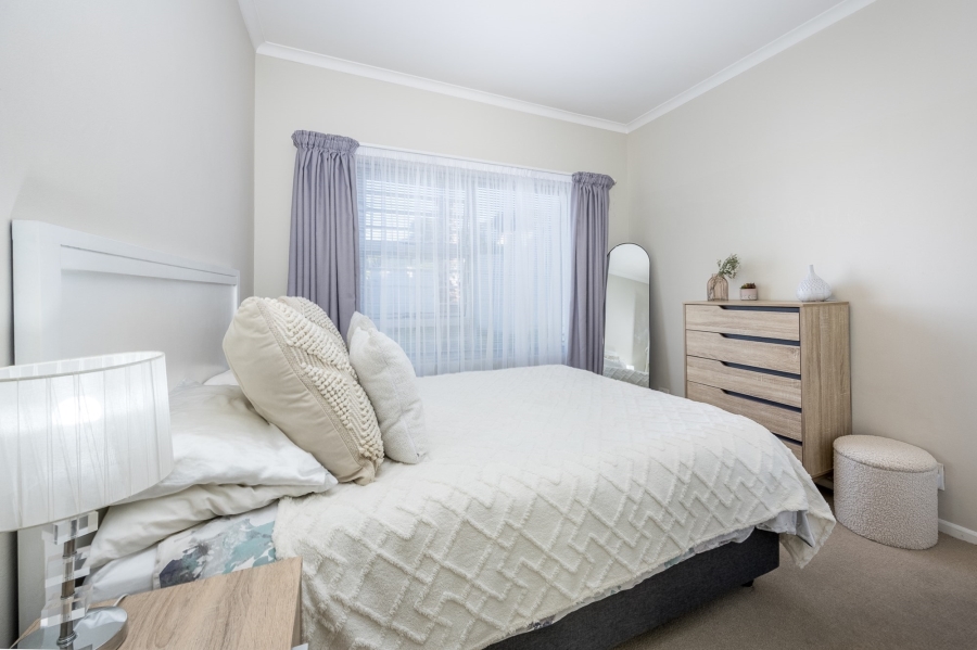 2 Bedroom Property for Sale in Loevenstein Western Cape
